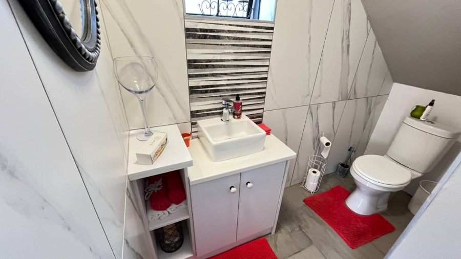 5 Bedroom Property for Sale in Dana Bay Western Cape